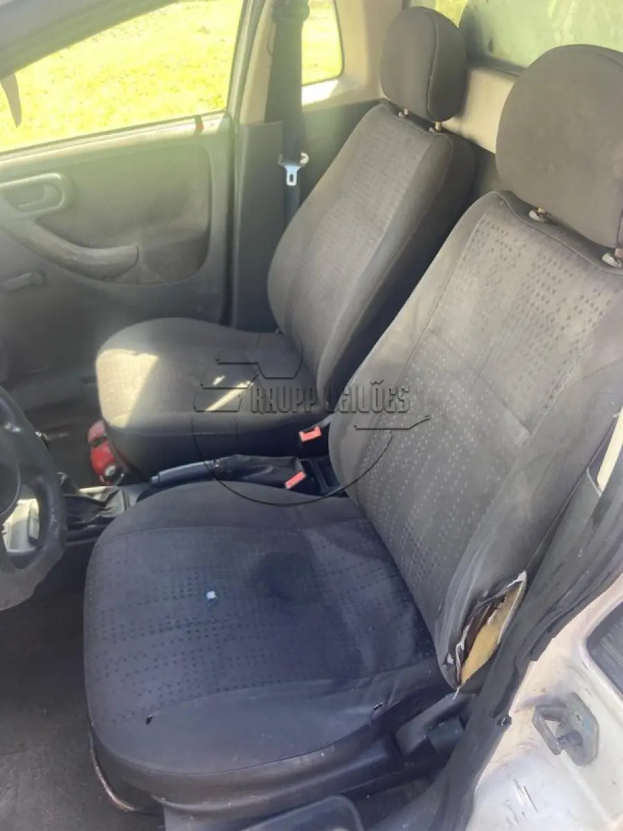 LOTE 006 - Um veículo GM/MONTANA ENGESIG FURG, ano/mod 2010/2010