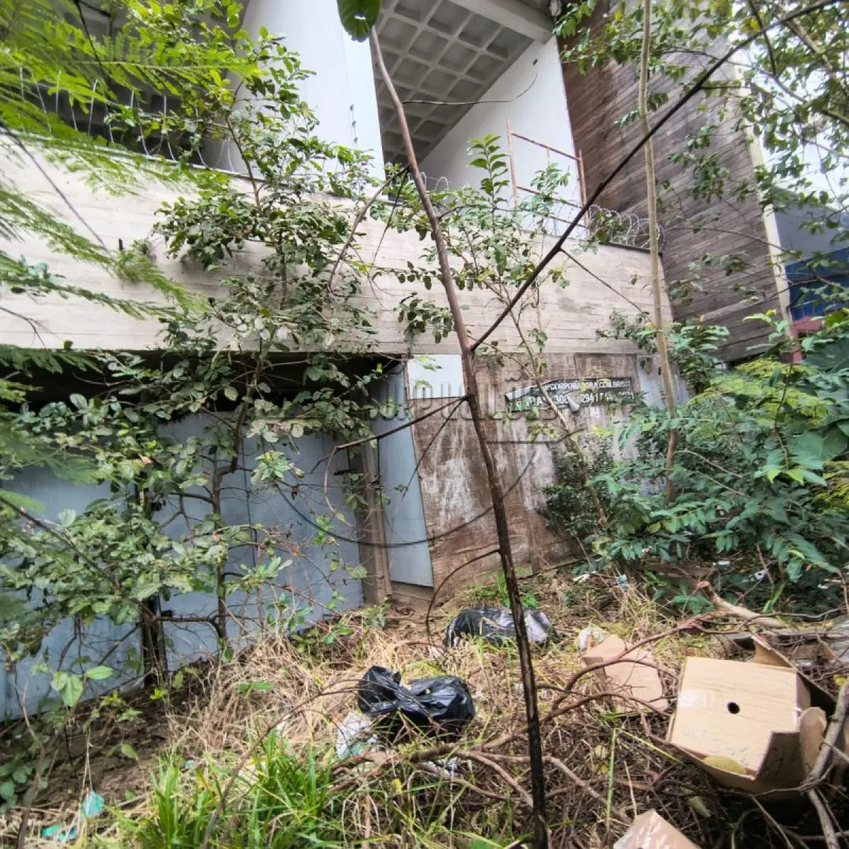 LOTE 001 - 02ª DATA | (PORTO ALEGRE/RS) O apartamento 402, c/ 80,32m² + o box 01, ambos do Edifício Residencial  Studio 17, no Bairro Jardim Botânico