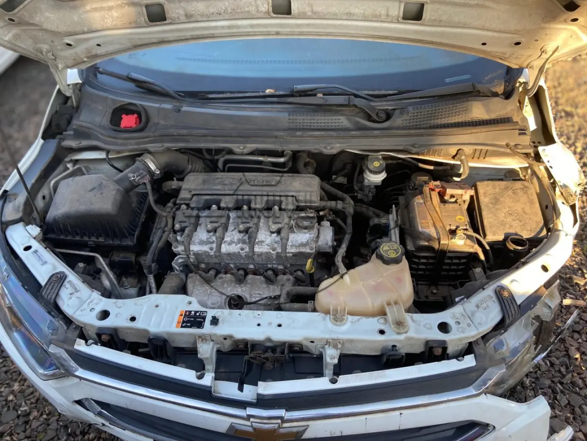 LOTE 016 - Um veículo CHEVROLET/ONIX 1.4MT LTZ, ano/mod 2017/2018
