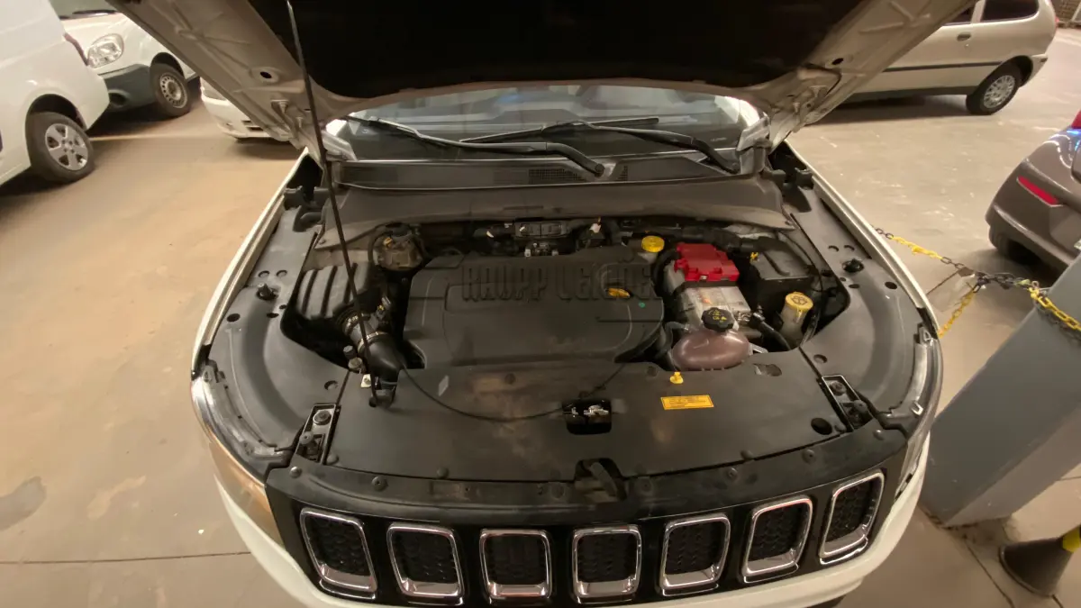 LOTE 011 - Um veículo JEEP/COMPASS LONGITUDE D, ano/mod 2018/2018