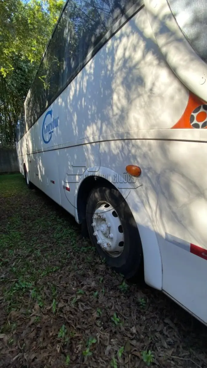 LOTE 012 - Um ônibus VW/MPOLO VIAGGIO R, ano/mod 2000/2000