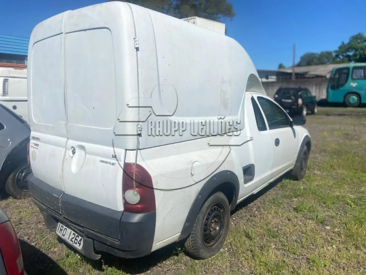 LOTE 006 - Um veículo GM/MONTANA ENGESIG FURG, ano/mod 2010/2010