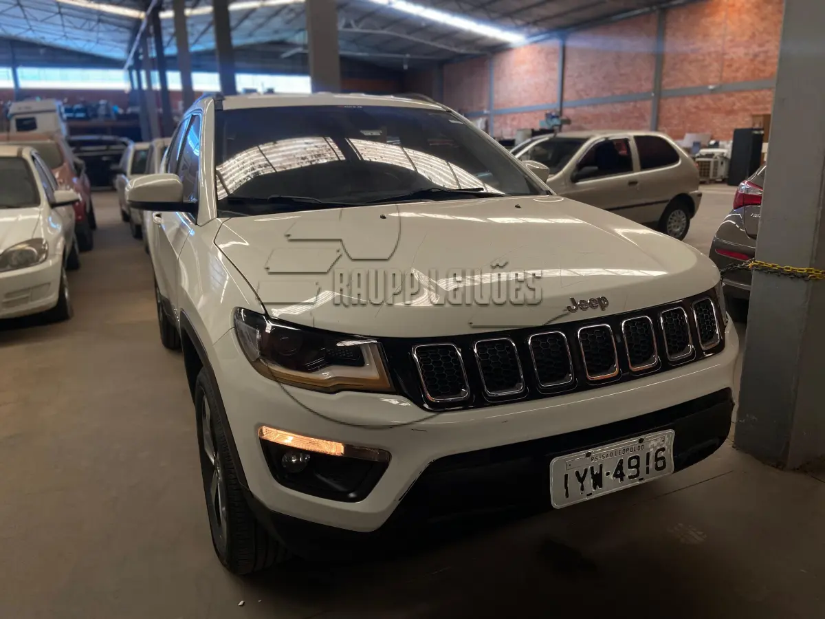 LOTE 011 - Um veículo JEEP/COMPASS LONGITUDE D, ano/mod 2018/2018