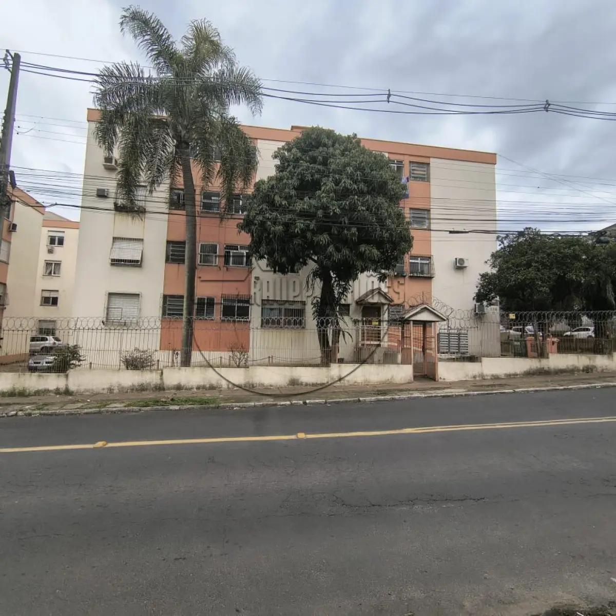 LOTE 006 - (PORTO ALEGRE/RS) O apartamento 383 do Edifício Caravelas, c/ 39,69m², no Bairro Jardim Dona Leopoldina