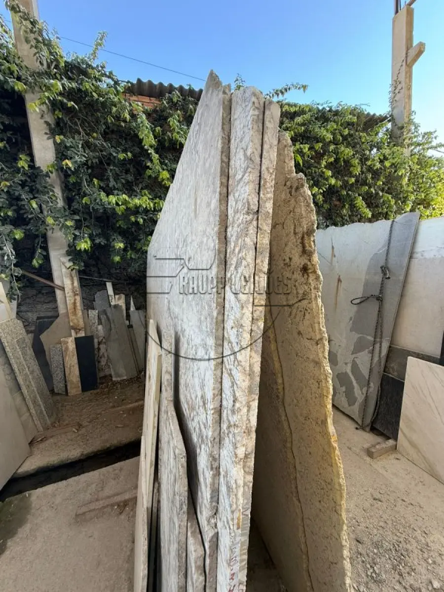 LOTE 001 - Doze chapas de granito, com diversos padrões