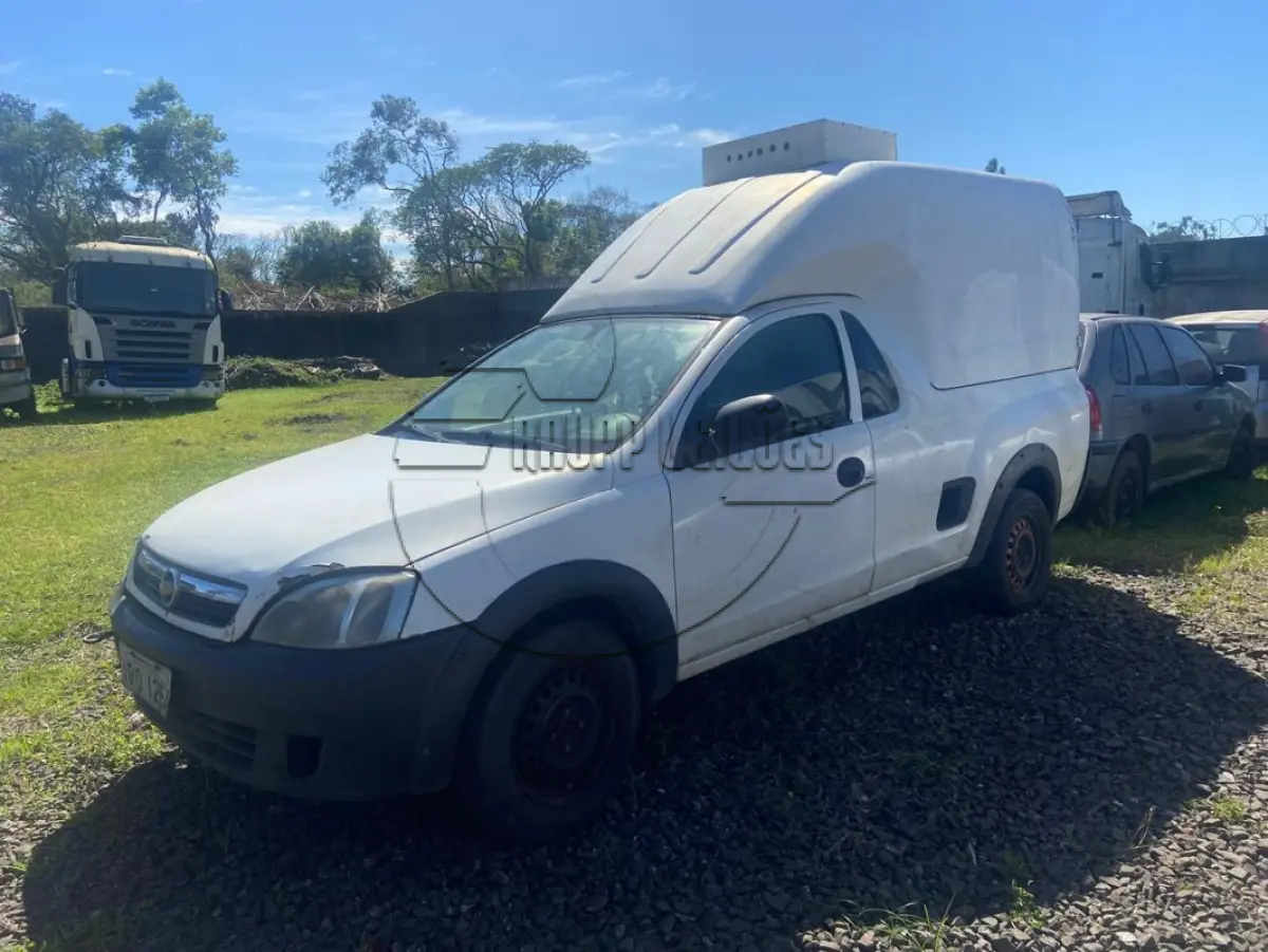 LOTE 006 - Um veículo GM/MONTANA ENGESIG FURG, ano/mod 2010/2010