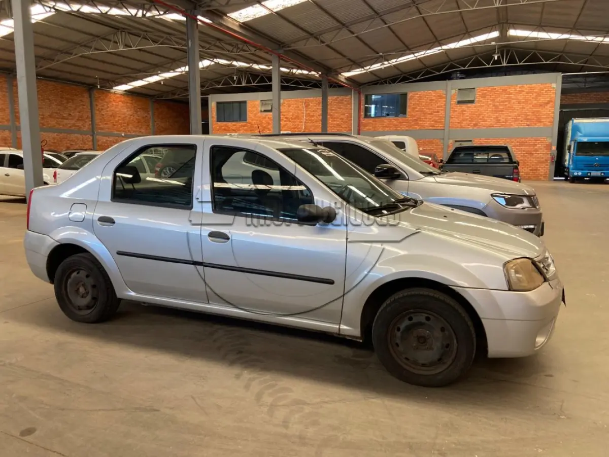 LOTE 016 - Um veículo RENAULT/LOGAN EXP 16, ano/mod 2009/2010