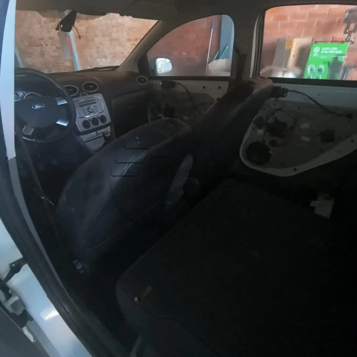 LOTE 017 - Um veículo I/FORD FOCUS 2L HC FLEX, ano/mod 2013/2013