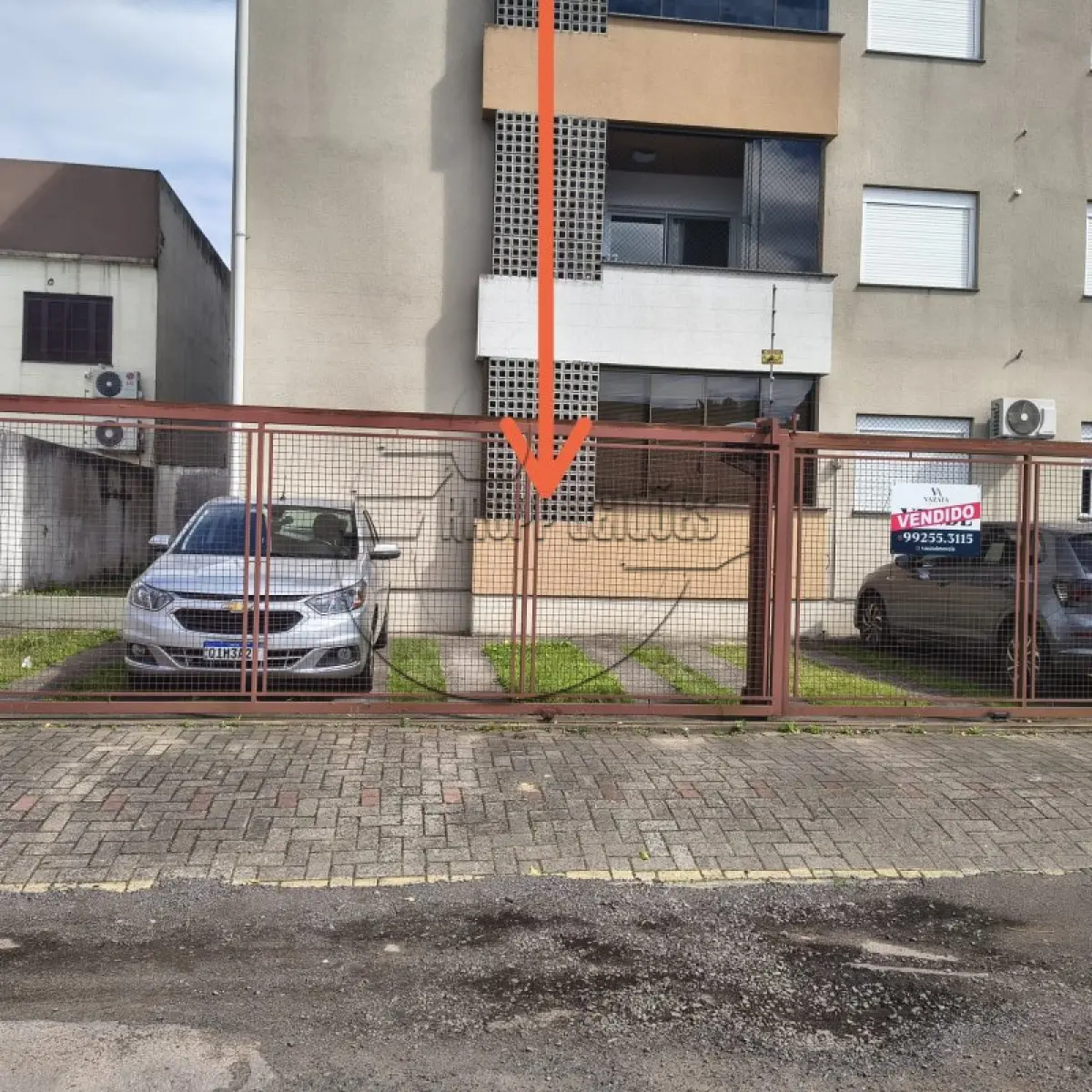 LOTE 003 - 02ª DATA | (CACHOEIRINHA/RS) O box de estacionamento 03 do Ed. Resid. São Mateus III, c/ 11,04m², no Bairro Vila Imbuí