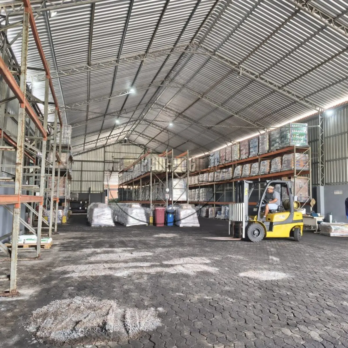 LOTE 009 - (CACHOEIRINHA/RS) Uma área de terras de 11ha, c/ benfeitorias, no Distrito Industrial de Cachoeirinha/RS