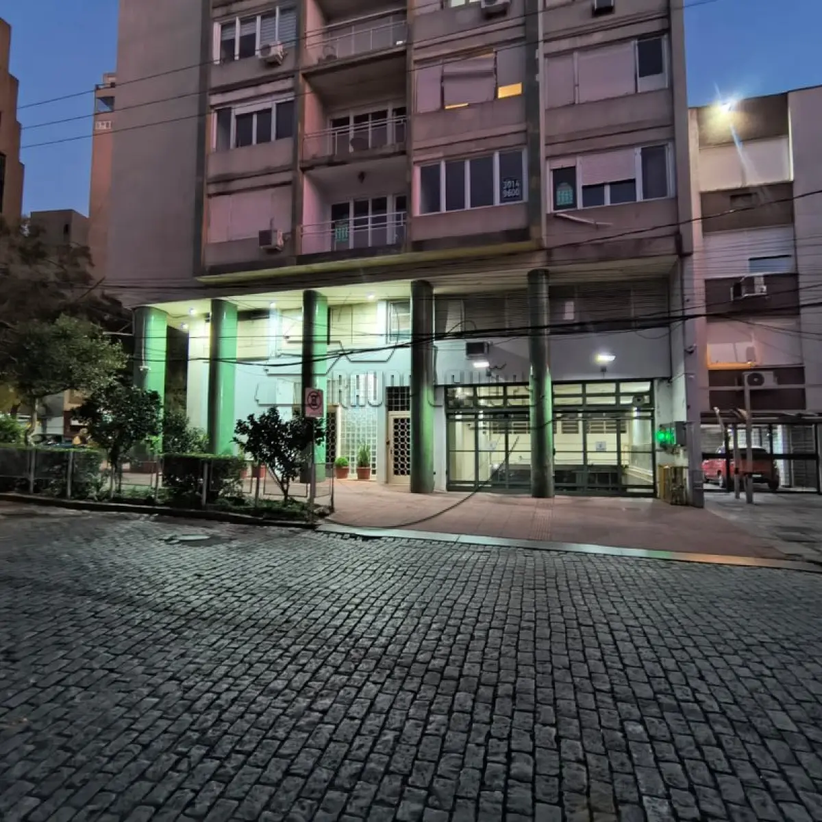 LOTE 007 - (PORTO ALEGRE/RS) O espaço garagem nº 14, no Edifício Esplanada, no Bairro Independência