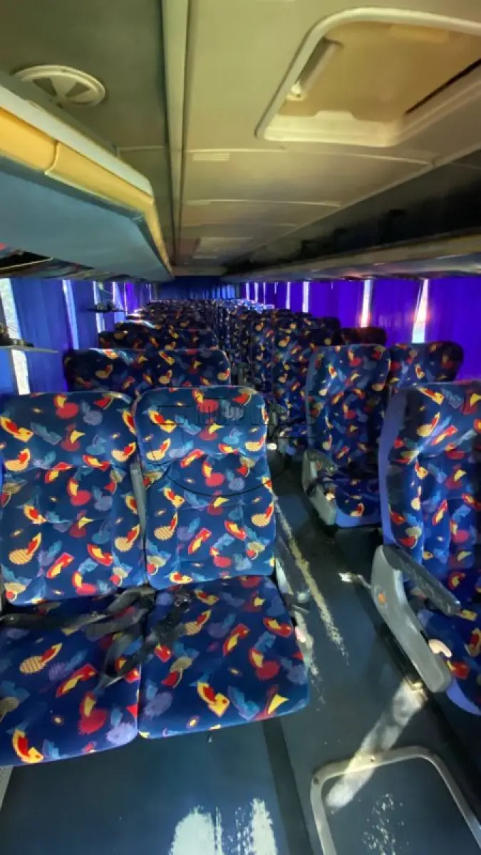 LOTE 012 - Um ônibus VW/MPOLO VIAGGIO R, ano/mod 2000/2000