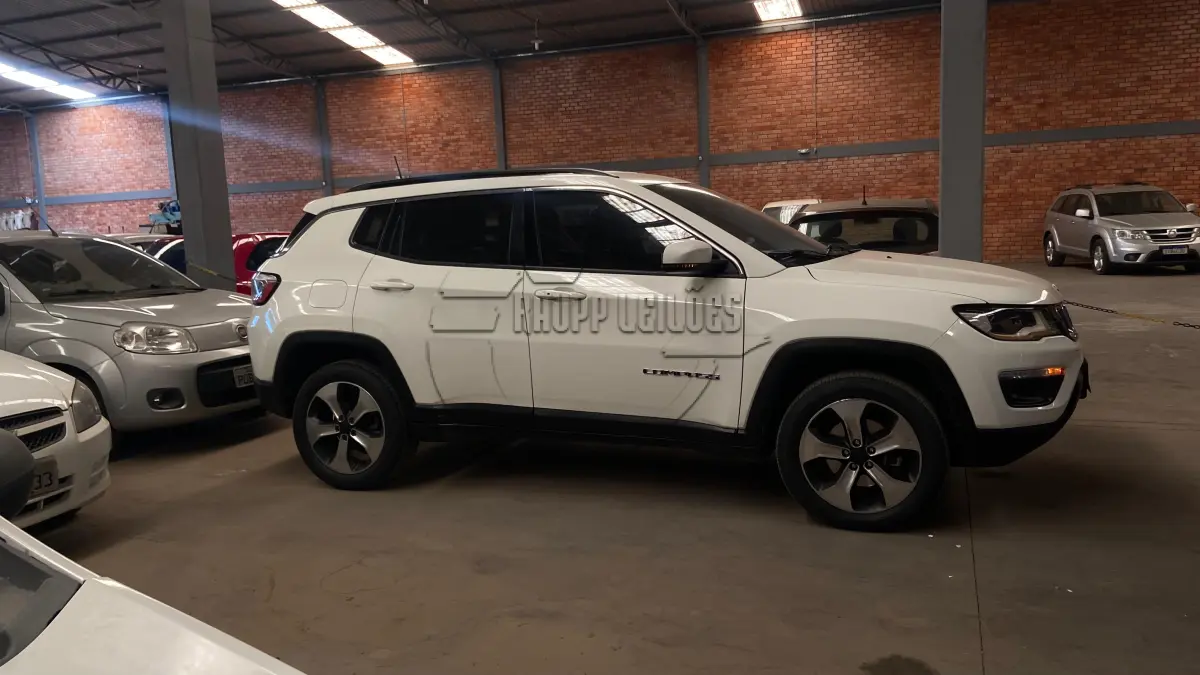 LOTE 011 - Um veículo JEEP/COMPASS LONGITUDE D, ano/mod 2018/2018
