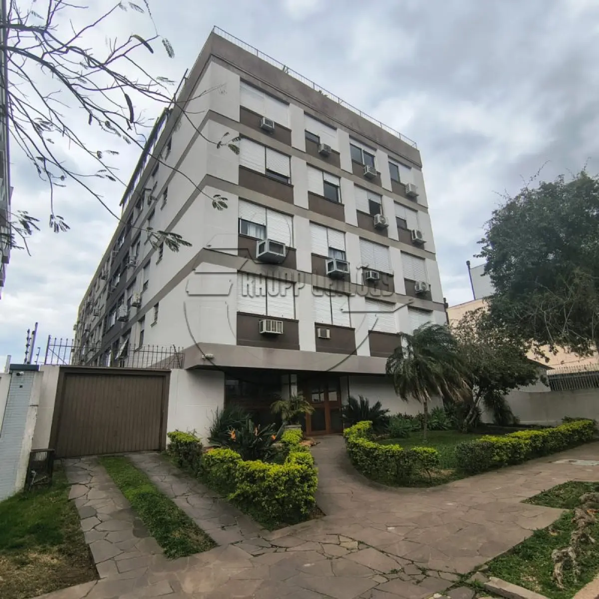 LOTE 004 - 02ª DATA | (PORTO ALEGRE/RS) O box de estacionamento n.º 20, c/ 12,00m², no Edifício da Rua Dom Diogo de Souza, 530, Bairro Cristo Redentor