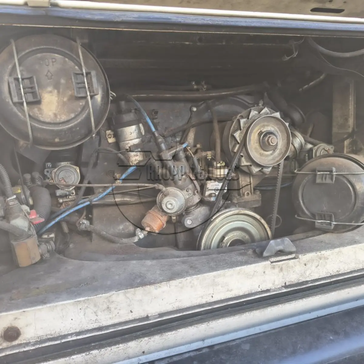 LOTE 005 - Um veículo VW/KOMBI FURGAO, ano/mod 1994/1994