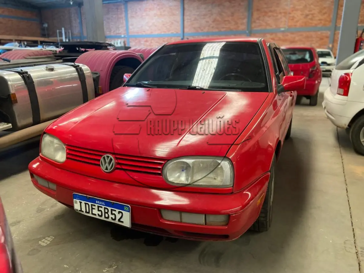 LOTE 006 - Um veículo I/VW GOLF GLX, ano/mod. 1995/1995