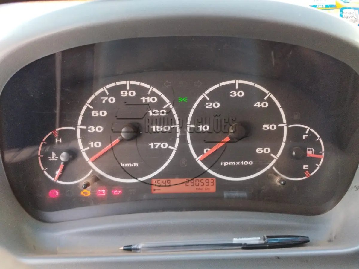 LOTE 009 - Uma van Fiat Ducato M Bus Rontan, ano/modelo 2013/2014
