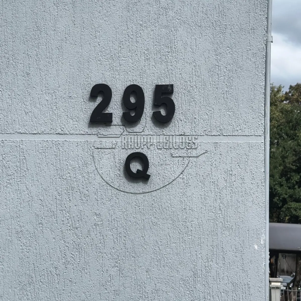LOTE 006 - (PORTO ALEGRE/RS) O apto n.º 445 do Edifício Jardim Marquesa de Santos, bloco Q, c/ 34,02m², no Bairro Passo d'Areia