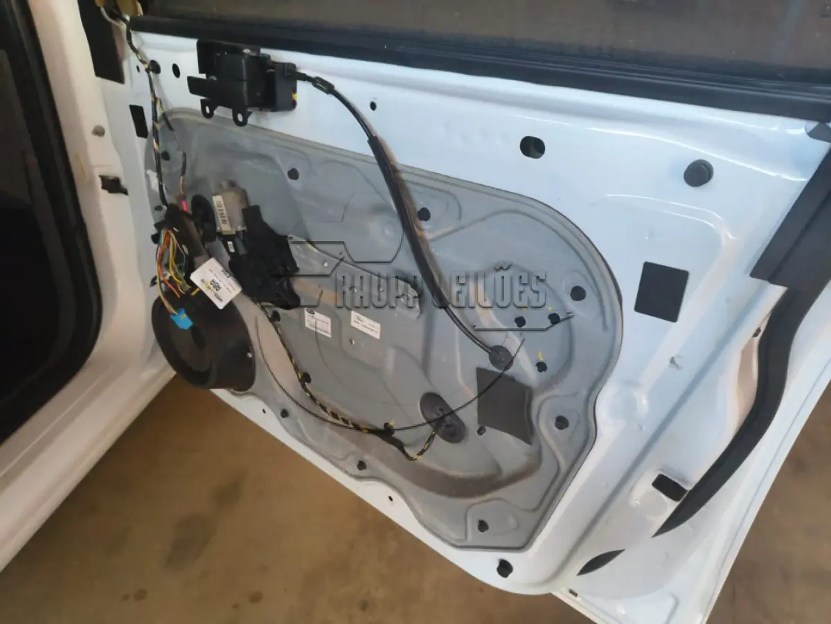 LOTE 017 - Um veículo I/FORD FOCUS 2L HC FLEX, ano/mod 2013/2013