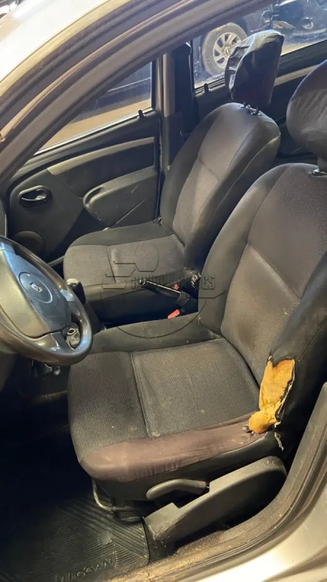 LOTE 016 - Um veículo RENAULT/LOGAN EXP 16, ano/mod 2009/2010
