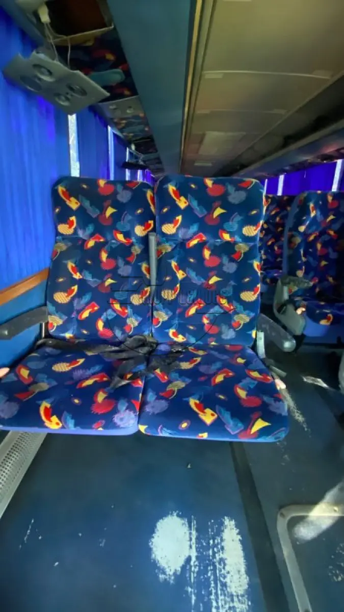 LOTE 012 - Um ônibus VW/MPOLO VIAGGIO R, ano/mod 2000/2000