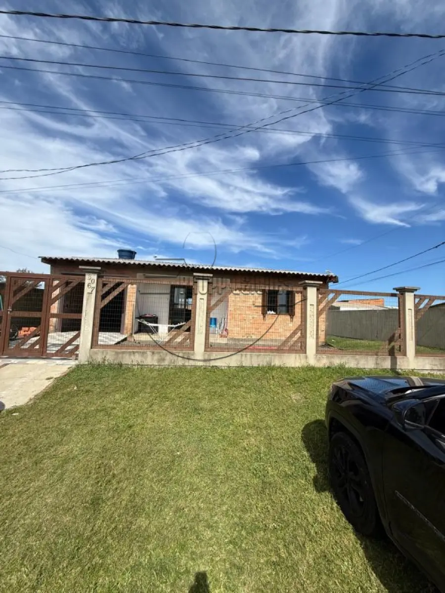 LOTE 002 - (CIDREIRA/RS) Uma casa de alvenaria na Praia da Cidreira/RS