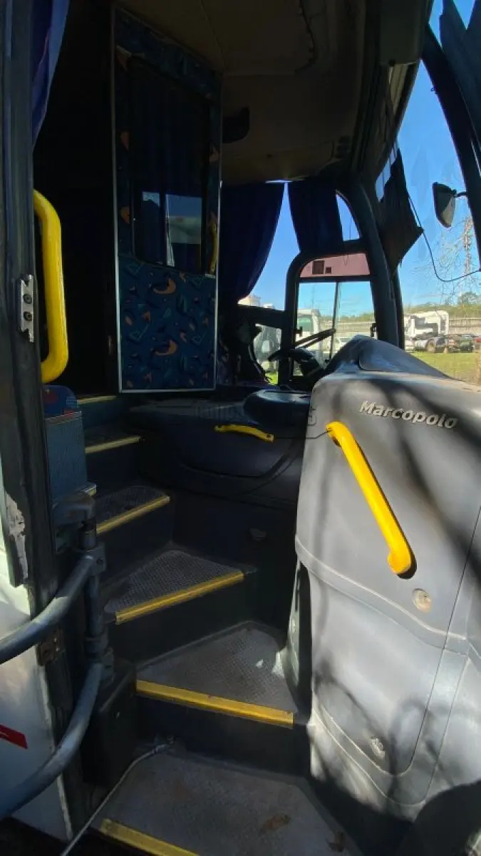 LOTE 012 - Um ônibus VW/MPOLO VIAGGIO R, ano/mod 2000/2000