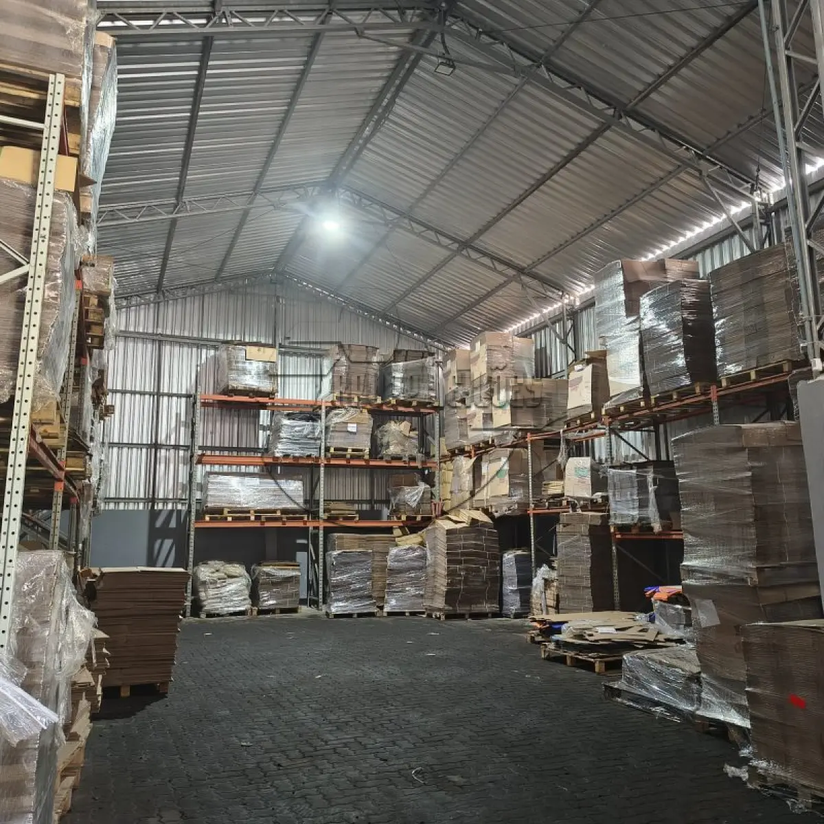 LOTE 009 - (CACHOEIRINHA/RS) Uma área de terras de 11ha, c/ benfeitorias, no Distrito Industrial de Cachoeirinha/RS