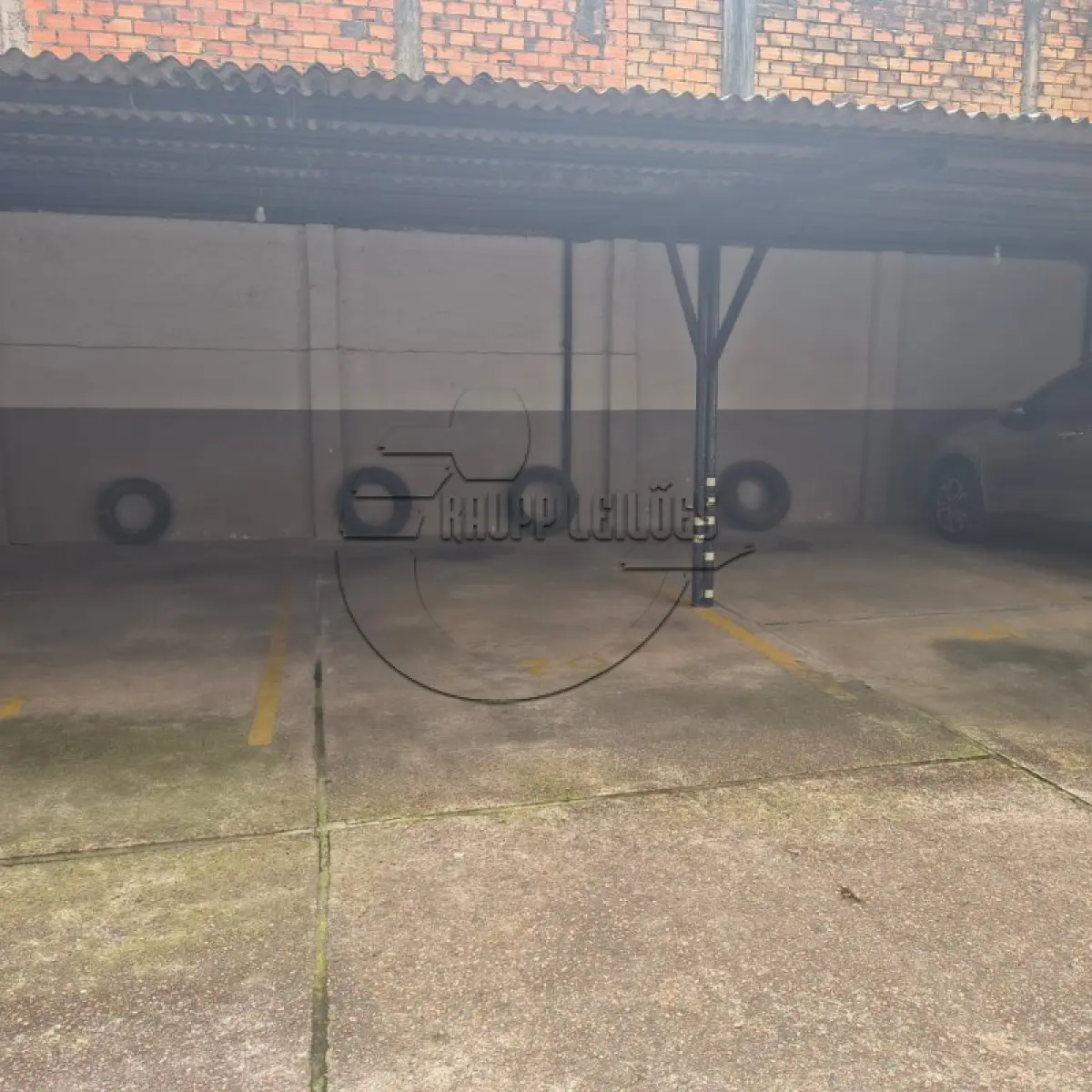 LOTE 004 - 02ª DATA | (PORTO ALEGRE/RS) O box de estacionamento n.º 20, c/ 12,00m², no Edifício da Rua Dom Diogo de Souza, 530, Bairro Cristo Redentor