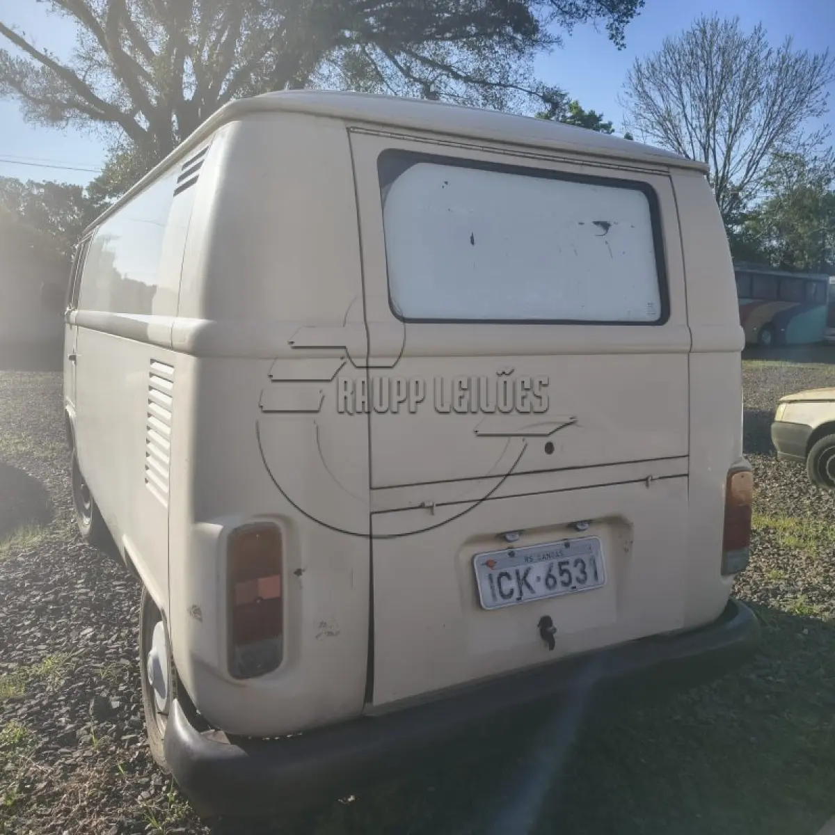 LOTE 005 - Um veículo VW/KOMBI FURGAO, ano/mod 1994/1994