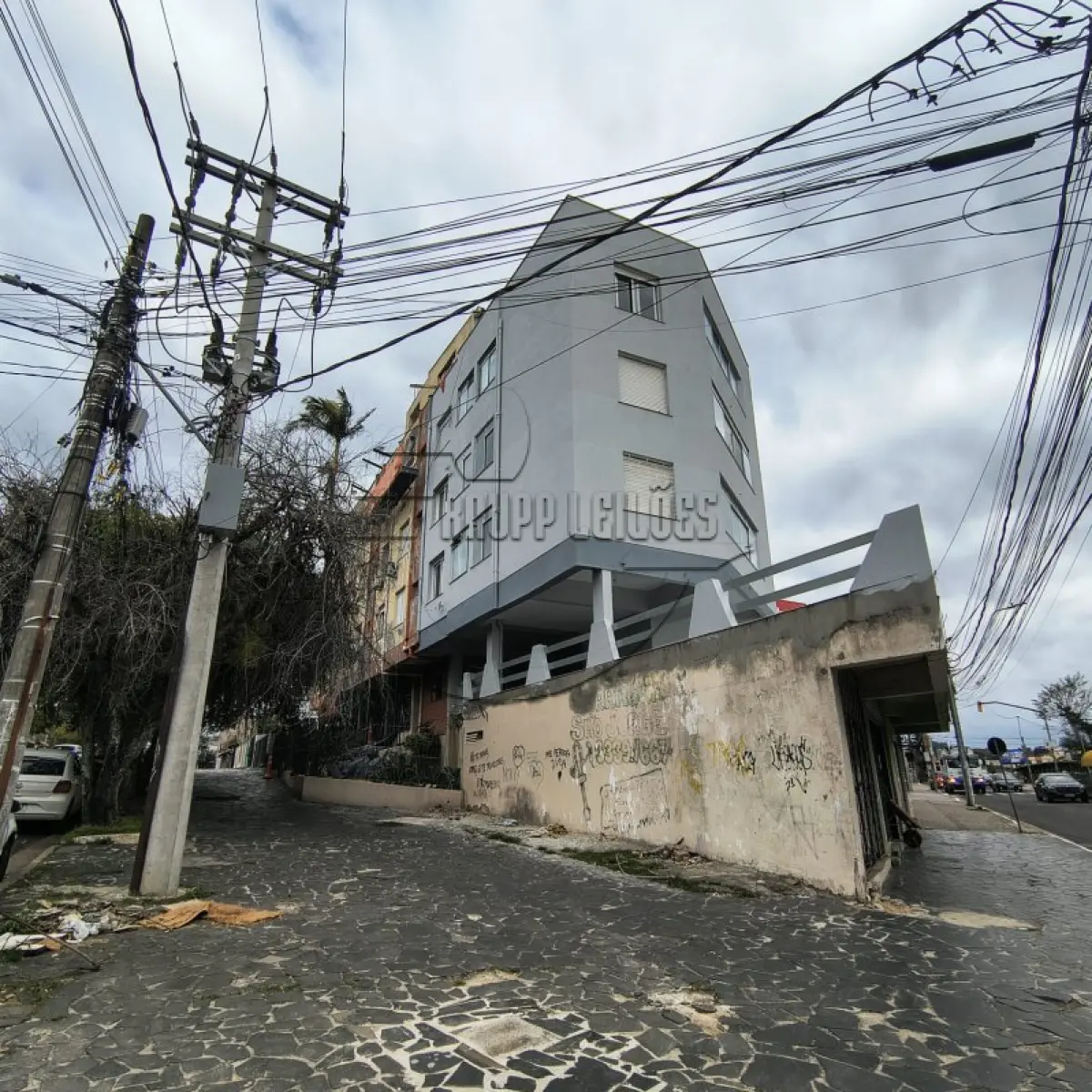LOTE 001 - 02ª DATA | (PORTO ALEGRE/RS) DIREITOS E AÇÕES sobre o apto 203 do Edifício Ângela, c/ 33,12m², no Bairro Vila João Pessoa
