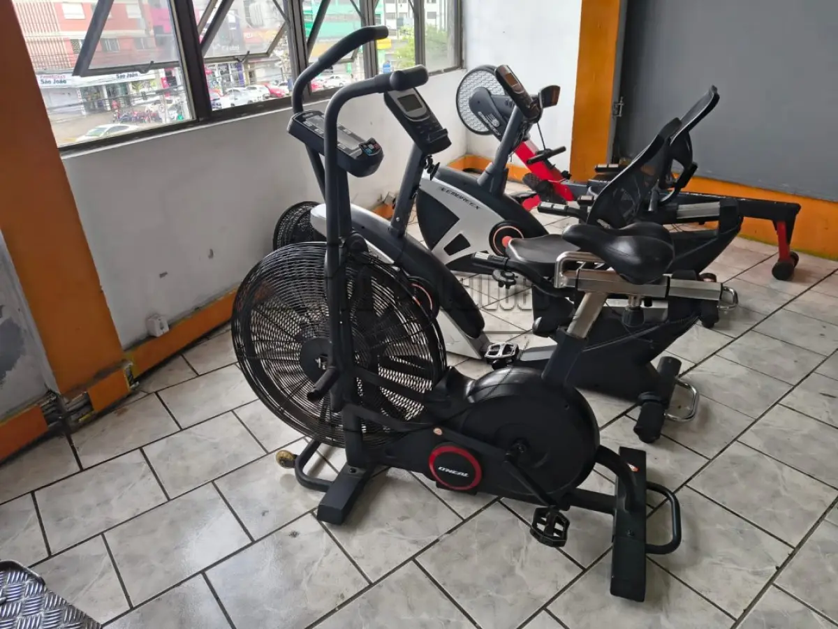 LOTE 003 - 02ª DATA | Banco panturrilha - bicicleta ergométrica - aparelho de remo