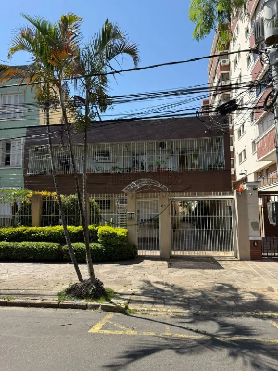 LOTE 009 - (PORTO ALEGRE/RS) O apto 101 do Edifício Cinderela, c/ 80,12m², no Bairro Menino Deus