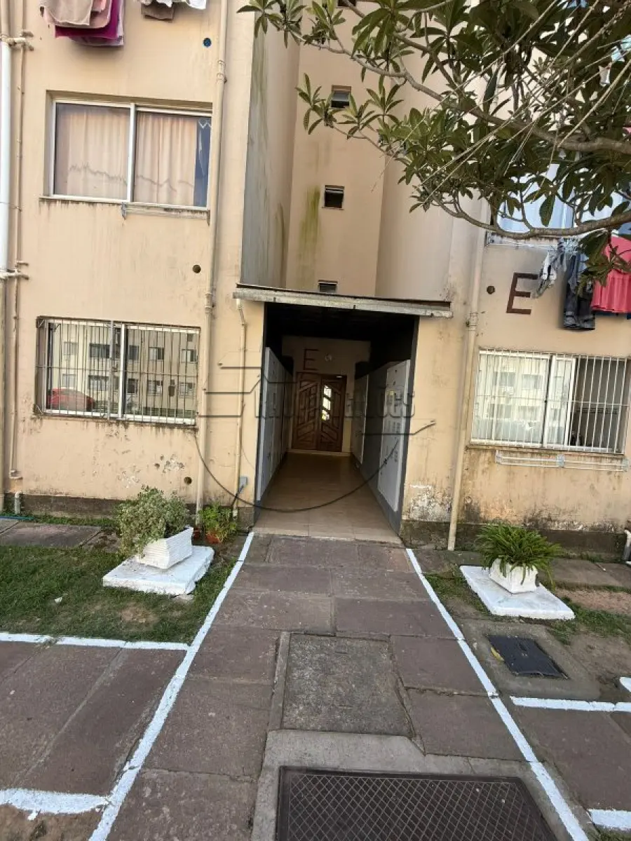LOTE 007 - (CACHOEIRINHA/RS) O apto nº 210E, c/ 40,51m², localizado no bloco "E", do Condomínio Residencial Marechal Rondon II