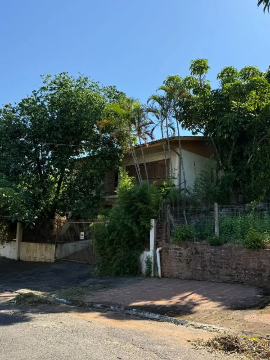 LOTE 003 - (NOVO HAMBURGO/RS) Uma casa c/ aprox. 228,87m², no Bairro Ouro Branco