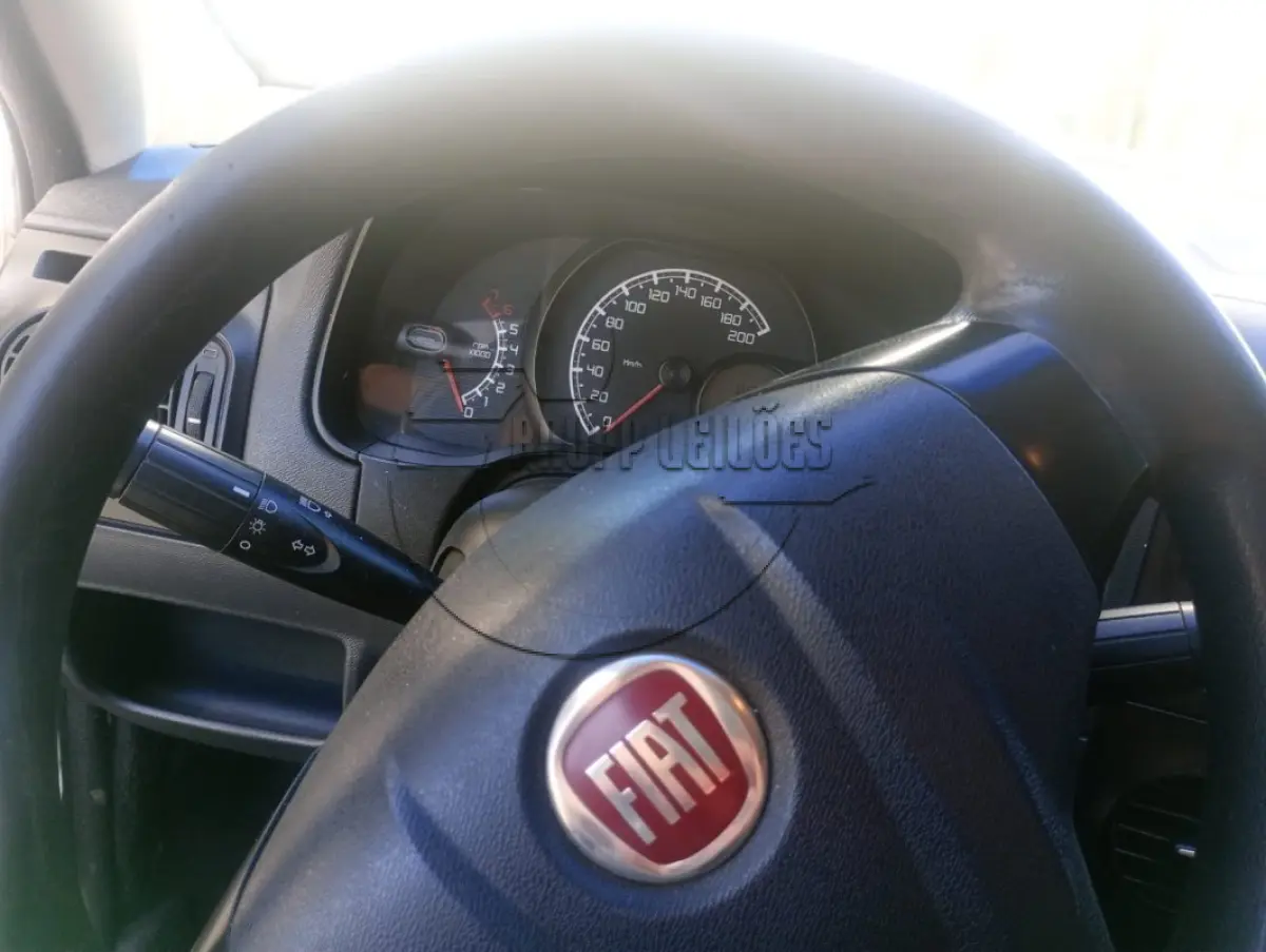 LOTE 015 - Um veículo FIAT/SIENA EL 1.0 FLEX, ano/mod 2012/2013