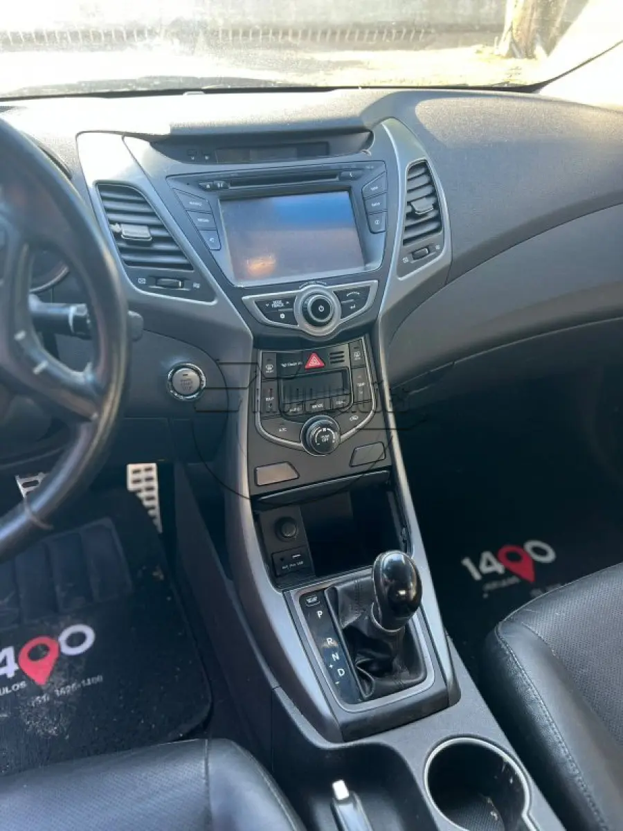 LOTE 009 - Um veículo I/HYUNDAI ELANTRA, ano/mod 2014/2015