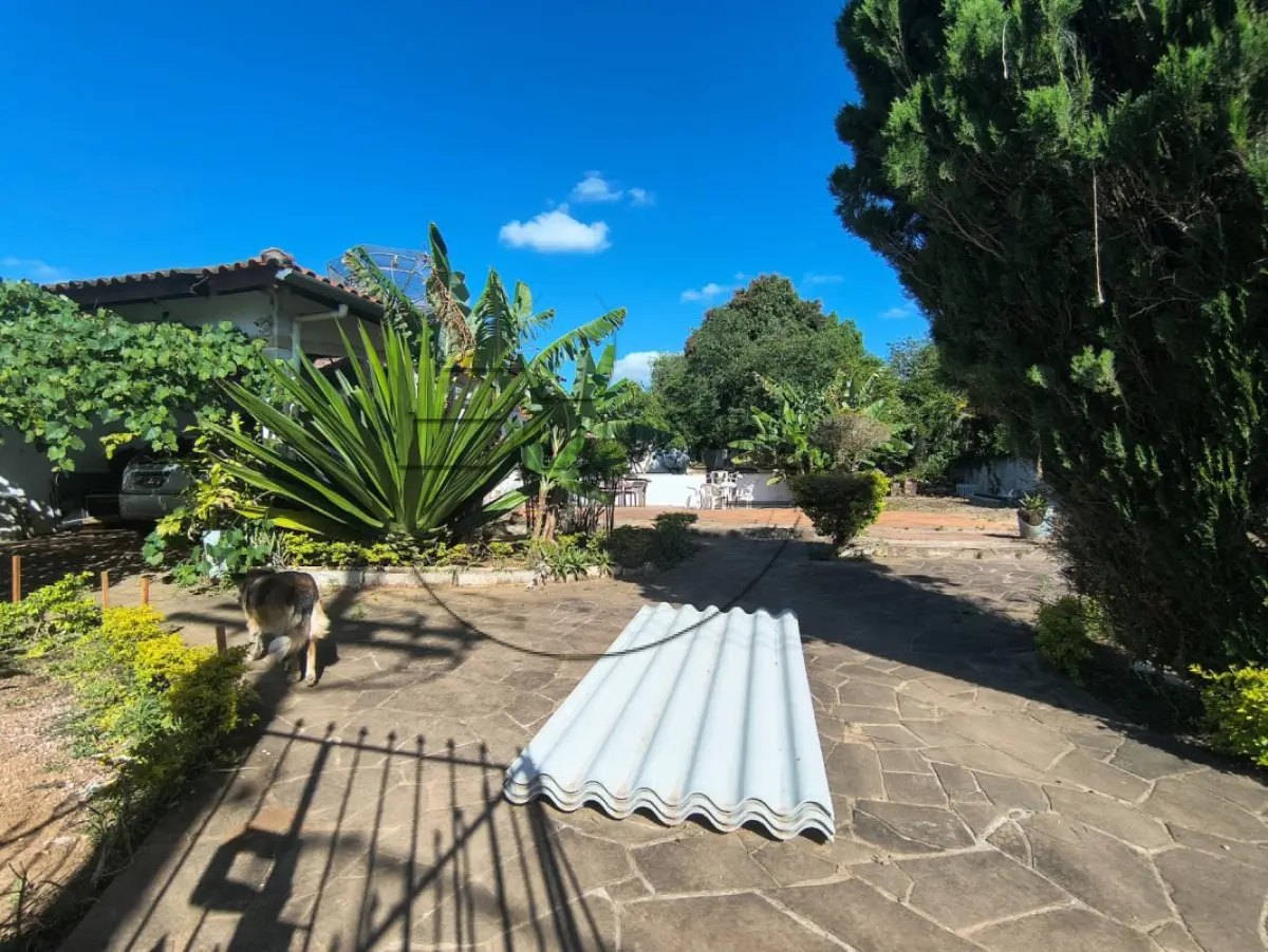LOTE 008 - (GRAVATAÍ/RS) Uma casa no Bairro Dom Feliciano, c/ 282,28m²