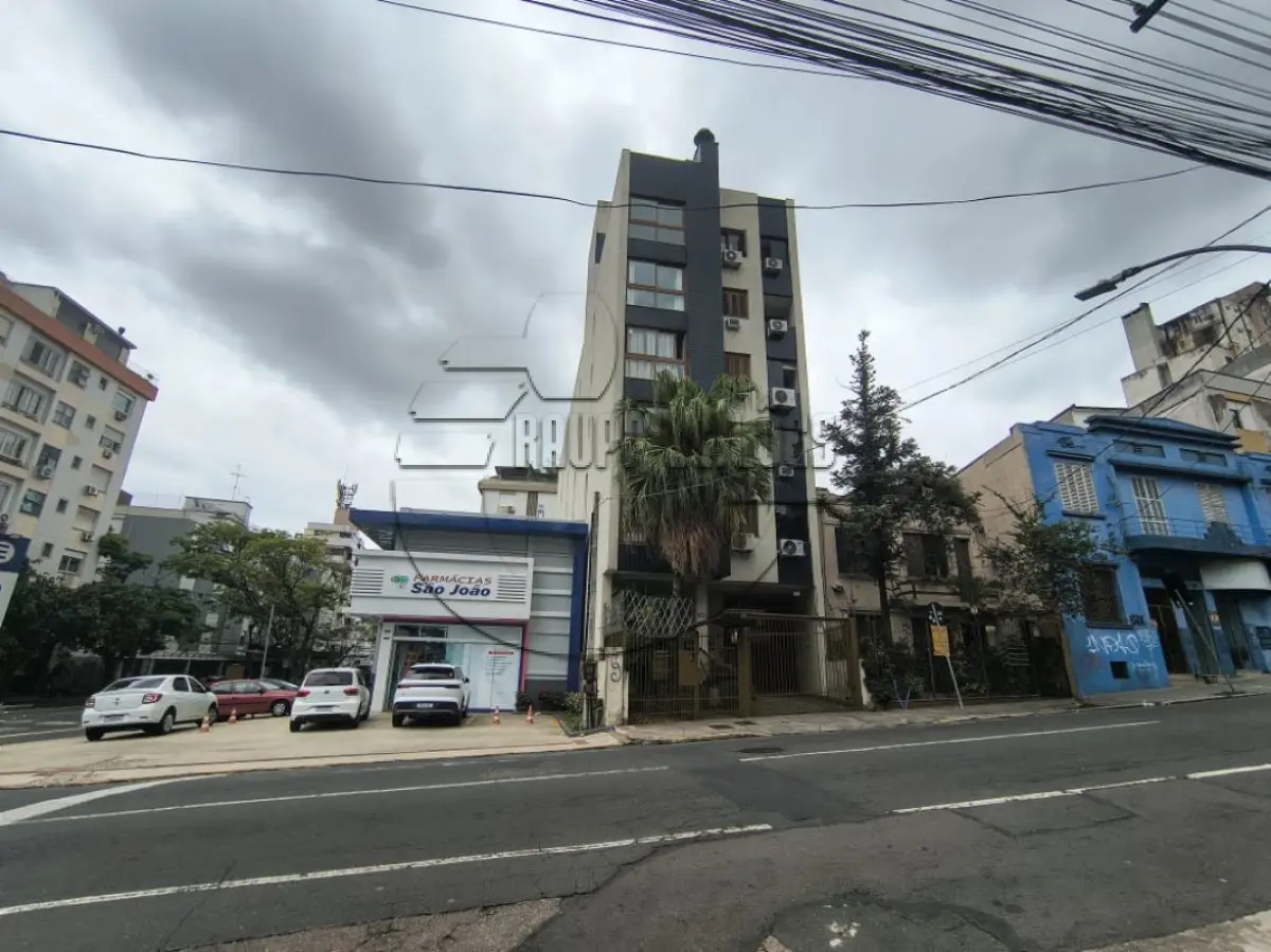 LOTE 003 - (PORTO ALEGRE/RS) O estacionamento coberto nº 15 do Edifício Resid. Mallawi, c/ 10,70m², no Bairro Floresta