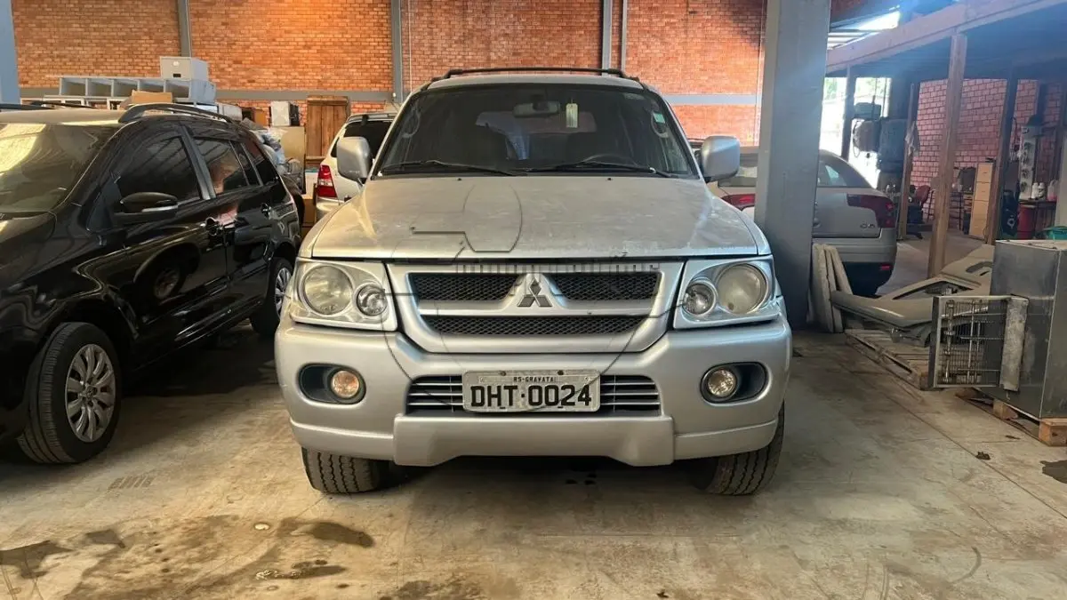 LOTE 009 - 02ª DATA | Um veículo I/MMC PAJERO SP4X4 HPE G, ano/mod 2003/2004