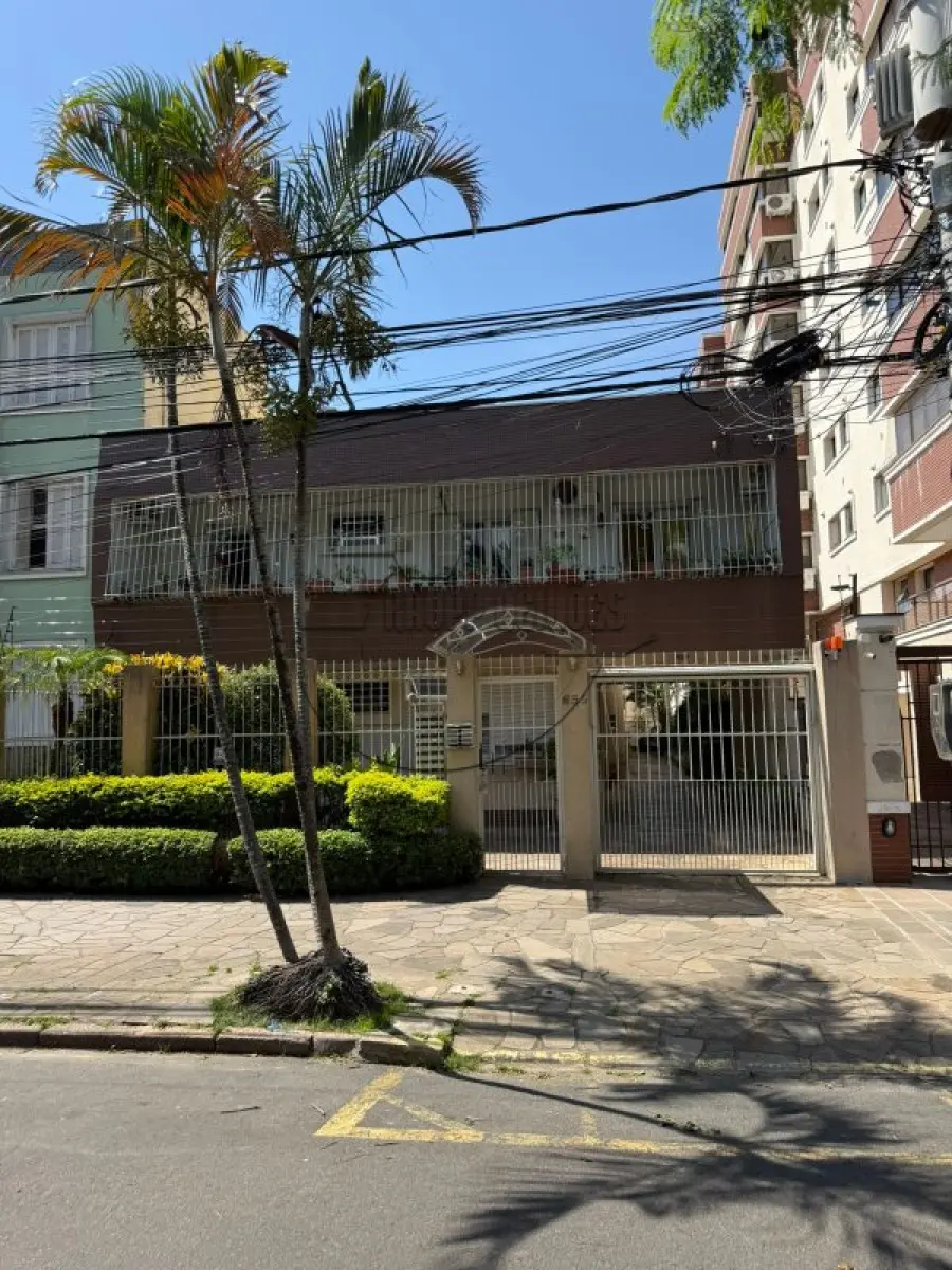 LOTE 009 - (PORTO ALEGRE/RS) O apto 101 do Edifício Cinderela, c/ 80,12m², no Bairro Menino Deus