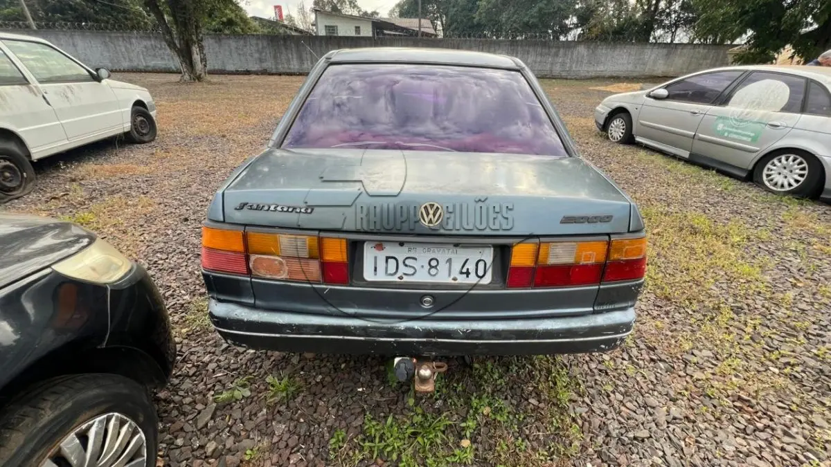 LOTE 006 - 02ª DATA | Um veículo VW/SANTANA GLS 2000, ano/mod 1991/1992
