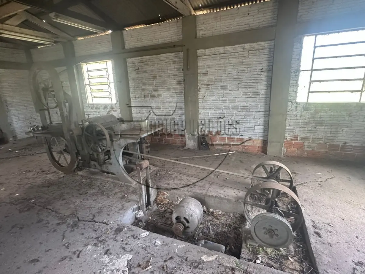 LOTE 048 - (Unidade de MINAS DO LEÃO P1) Plaina - sucatas - rolo compactador - tanque | Apregoado apenas caso o LOTE 045 NÃO SEJA VENDIDO