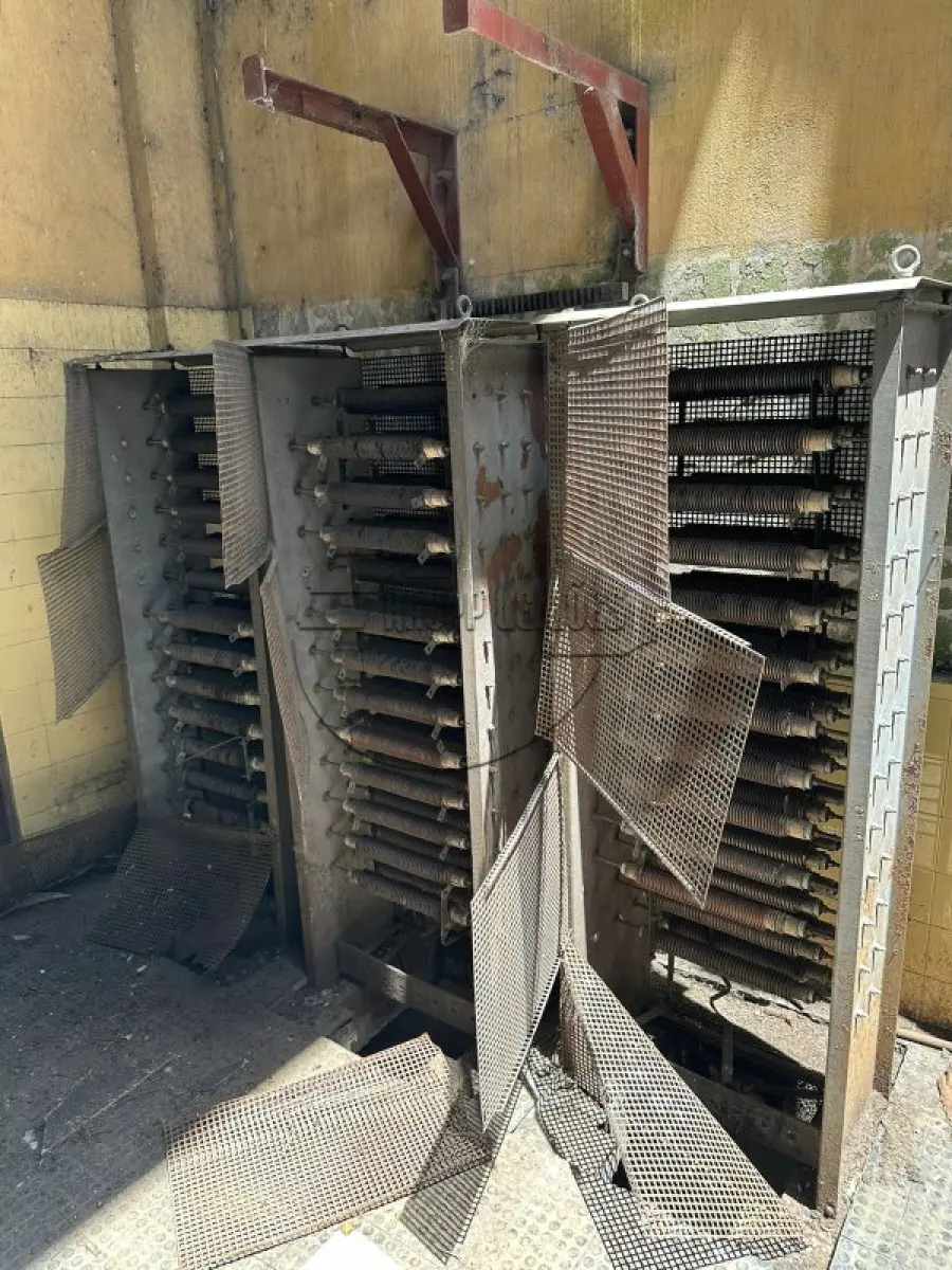 LOTE 046 - (Unidade de MINAS DO LEÃO P1) Misturador - motor - caixa redutora - entre outras sucatas | Apregoado apenas caso o LOTE 045 NÃO SEJA VENDIDO
