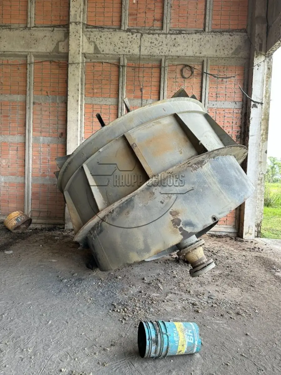 LOTE 070 - (Unidade de MINAS DO LEÃO P2) Reboque - extintores - motores - entre outras sucatas | Apregoado apenas caso o LOTE 053 NÃO SEJA VENDIDO
