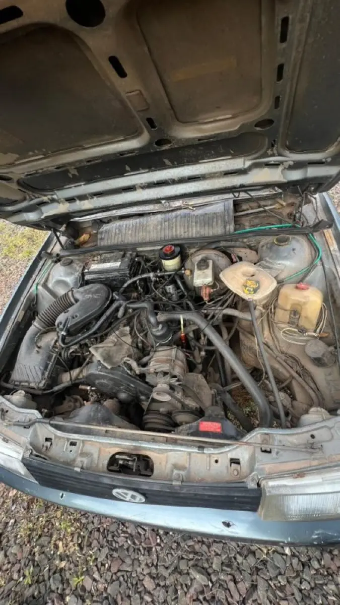 LOTE 006 - 02ª DATA | Um veículo VW/SANTANA GLS 2000, ano/mod 1991/1992