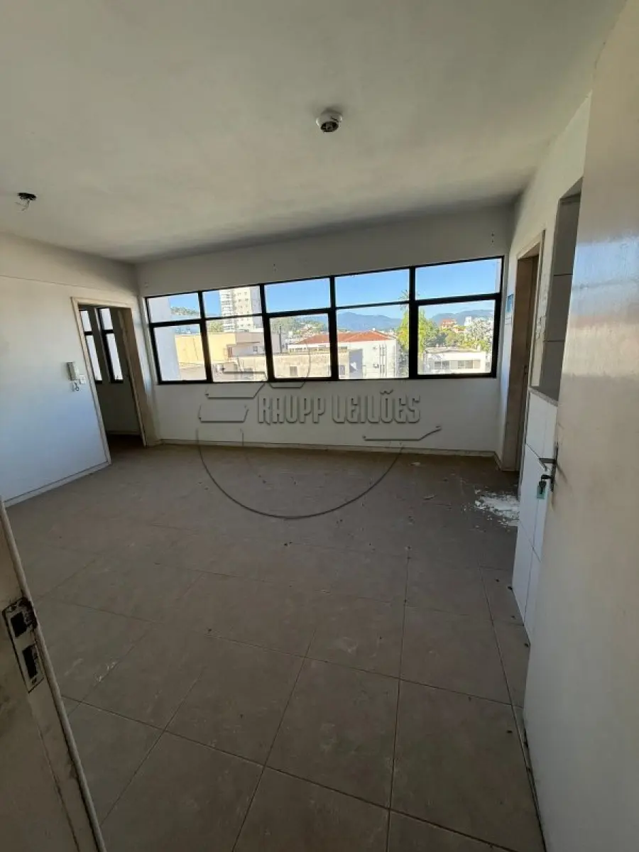 LOTE 001 - 02ª DATA | (SÃO JOÃO BATISTA/SC) Um prédio de esquina c/ aprox. 1.684,18m², no Bairro Centro
