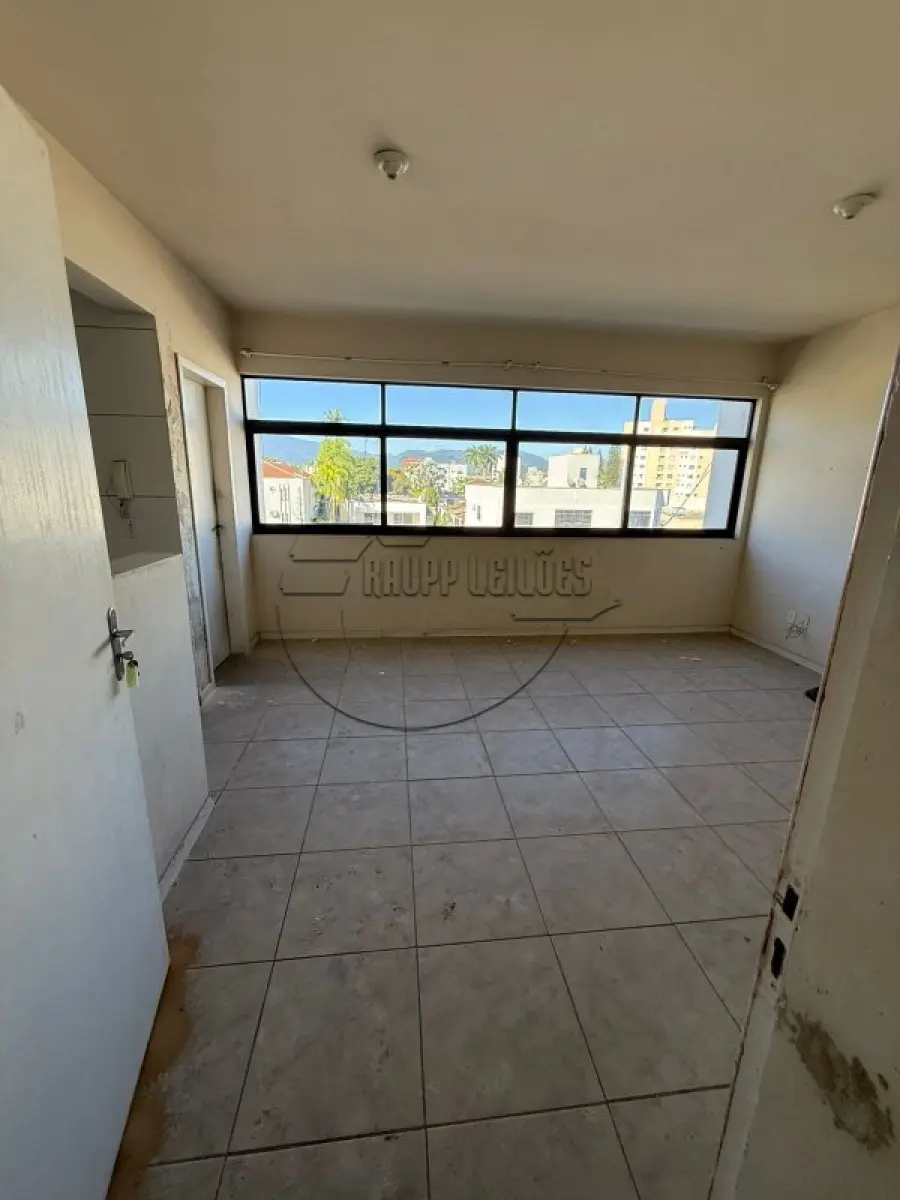 LOTE 001 - 02ª DATA | (SÃO JOÃO BATISTA/SC) Um prédio de esquina c/ aprox. 1.684,18m², no Bairro Centro