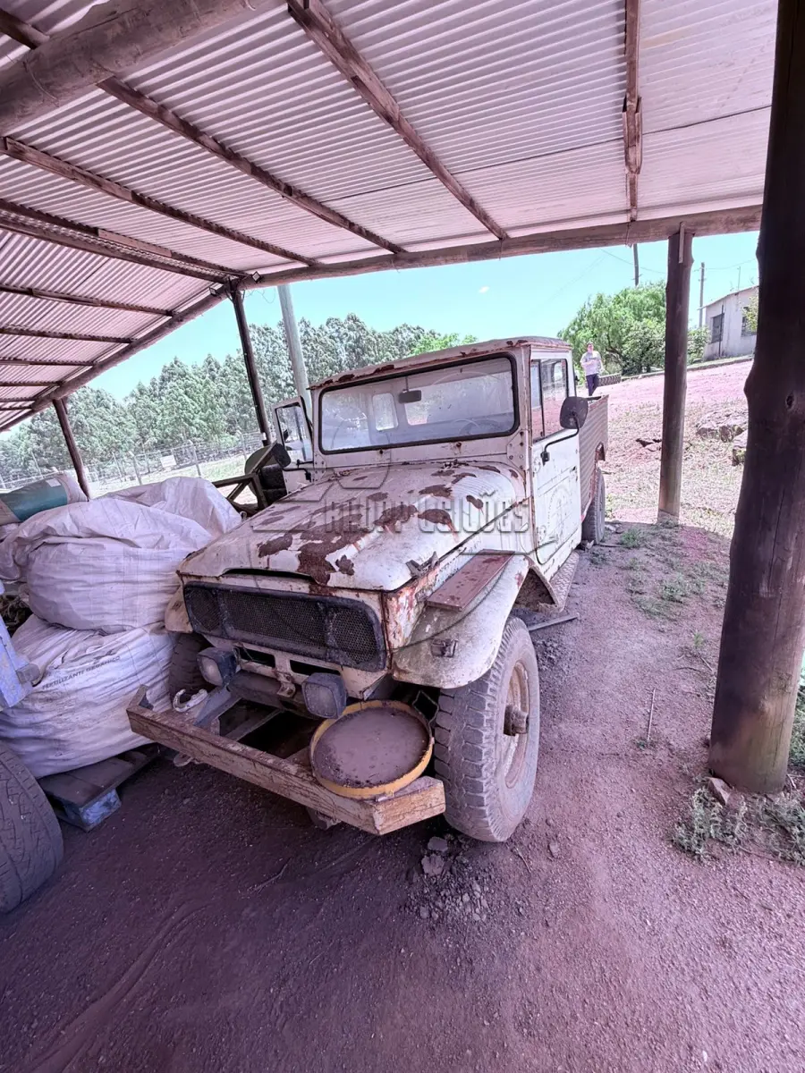 LOTE 031 - (Unidade de CANDIOTA/RS) Camioneta Toyota Bandeirante Pick-Up OJ55LP-BL, ano 85/85