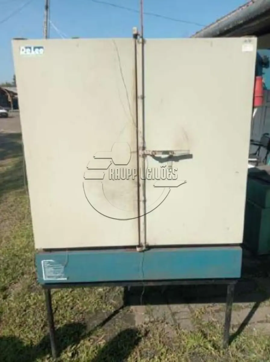LOTE 052 - (Unidade de MINAS DO LEÃO P1) Cofre - peneiras - estufa - entre outros | Apregoado apenas caso o LOTE 045 NÃO SEJA VENDIDO
